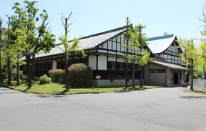 TENRI : ancien dojo (sans chauffage) où les premières équipes de France sont venues dans les années 60; il sera détruit l'an prochain.